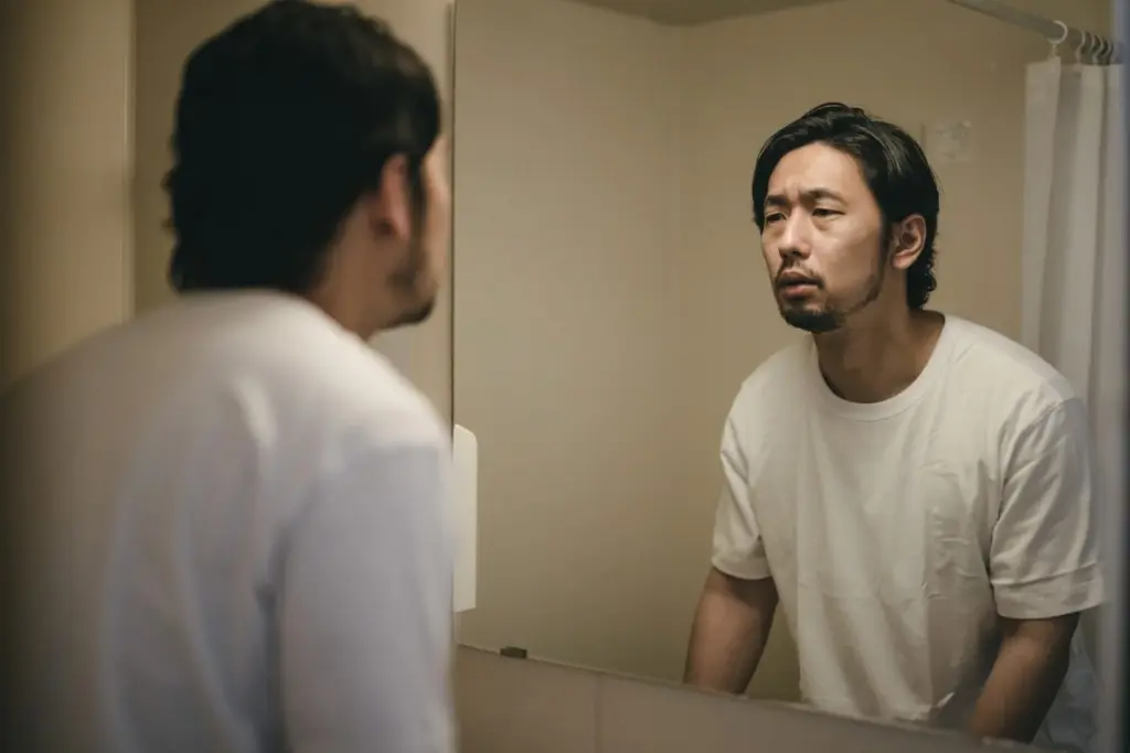 まぶたや目の周囲が腫れる原因​