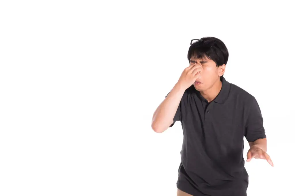 目の疲れは目がピクピクする原因に​